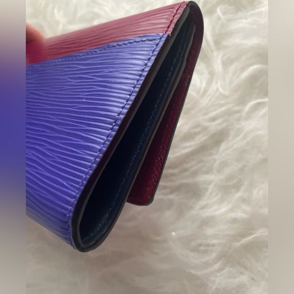 Louis Vuitton Epi Wallet - Picture 4 of 9